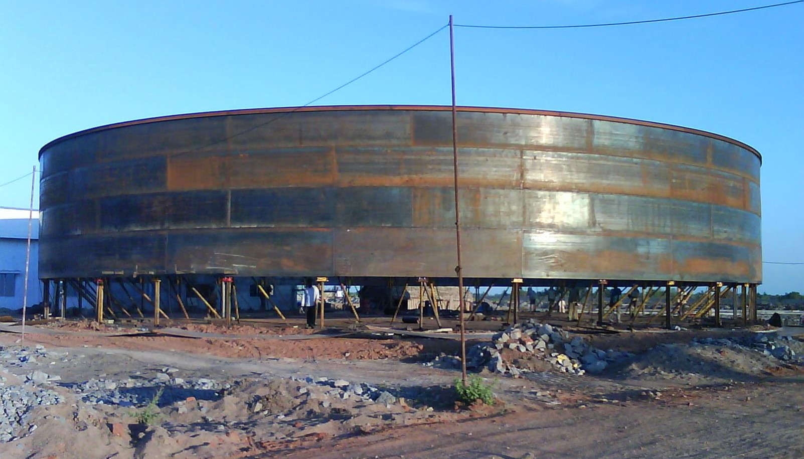 Molasses Tank Fabrication with Jacks